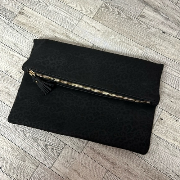 SHIRALEAH of CHICAGO VEGAN black leopard print clutch - Picture 1 of 13